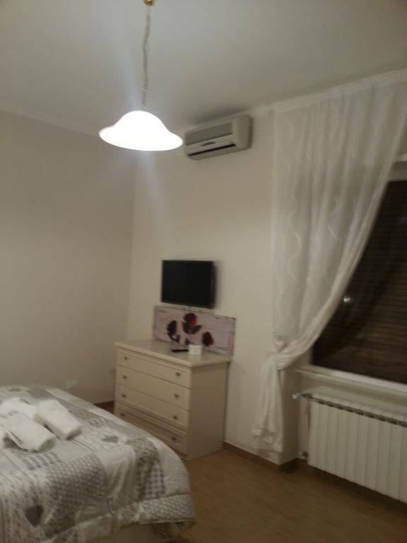 Home Sweet Home Rome Room photo