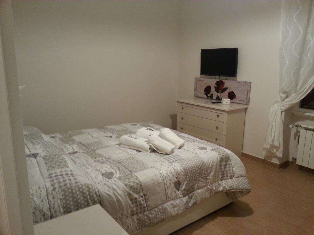 Home Sweet Home Rome Room photo